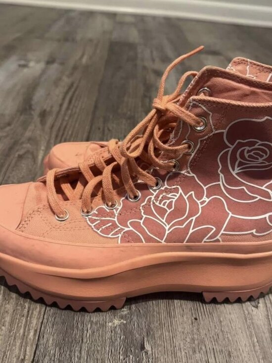 Converse - Picture 2 of 2